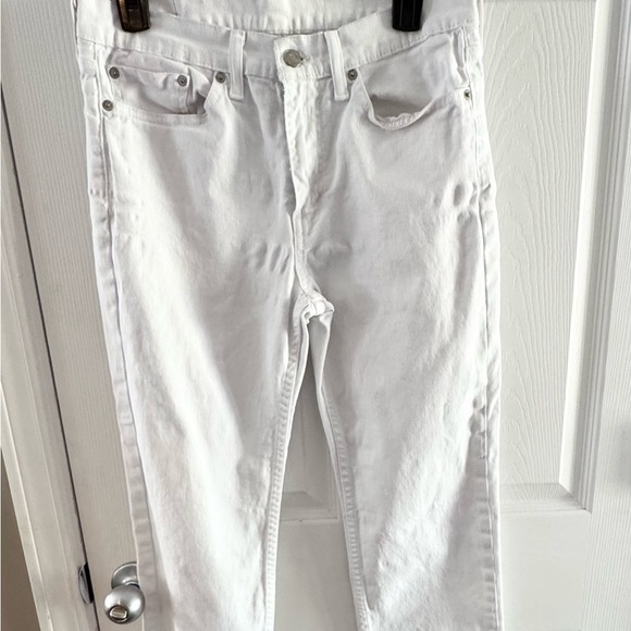 5/$25 Women's White Levi Jeans 32/34- Distressed with small pink spot- see pics - Picture 1 of 7